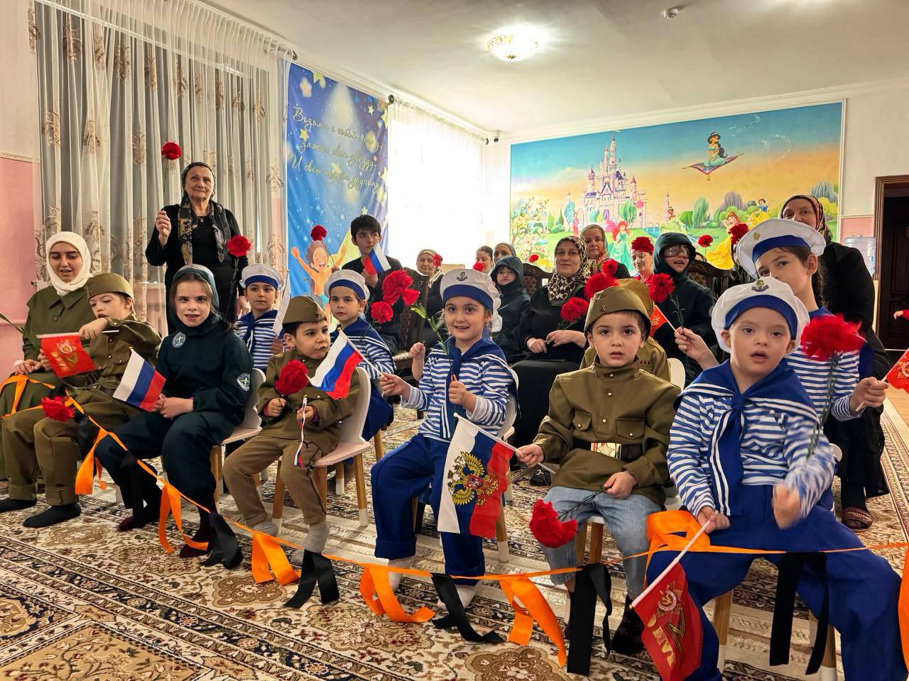 Час памяти «Георгиевская лента – лента героев» прошел для детей с ОВЗ в реабилитационном центре Казбековского района .