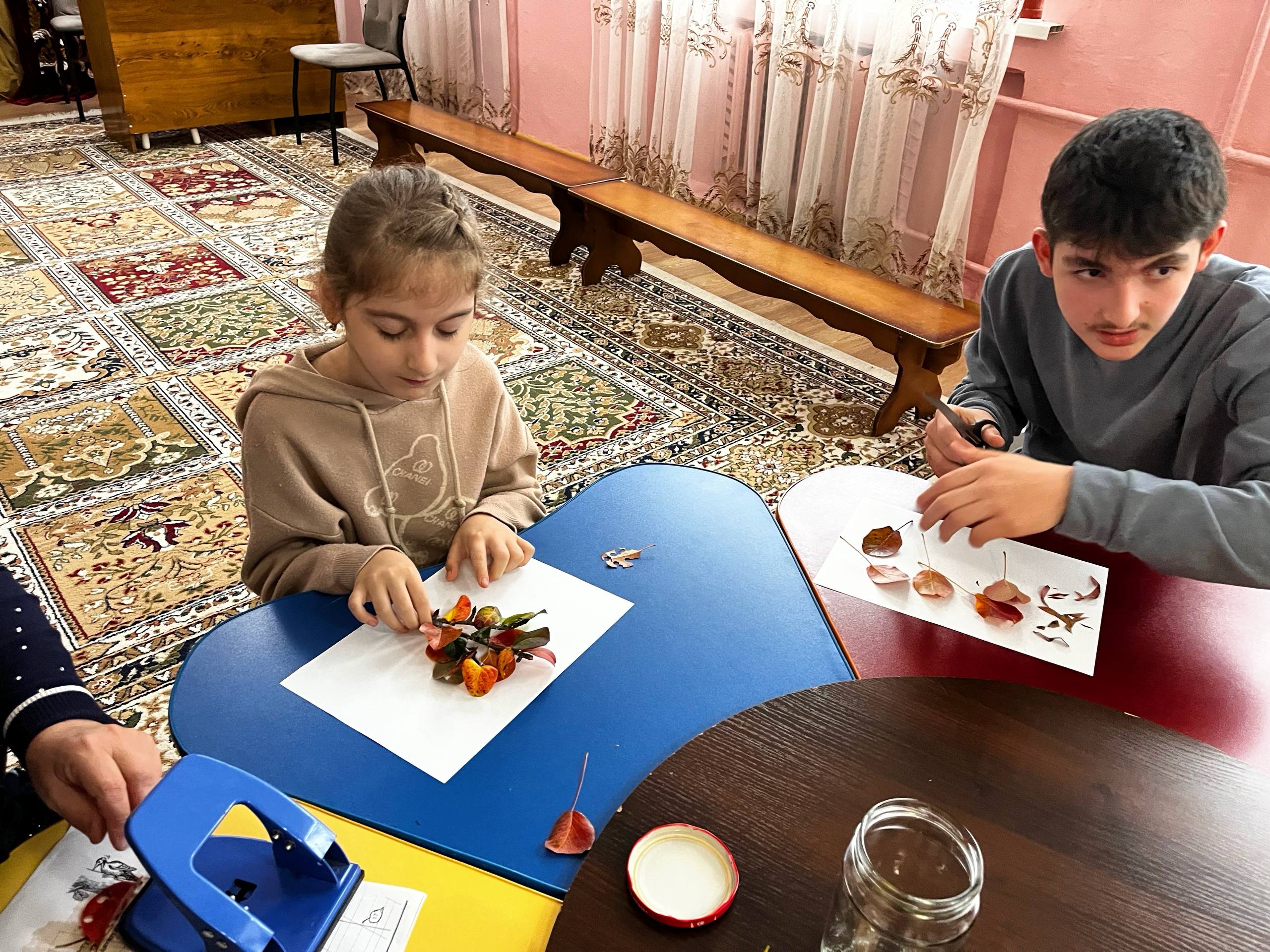 "Дары Осени": изготовление поделок с детьми с ОВЗ из природного материала